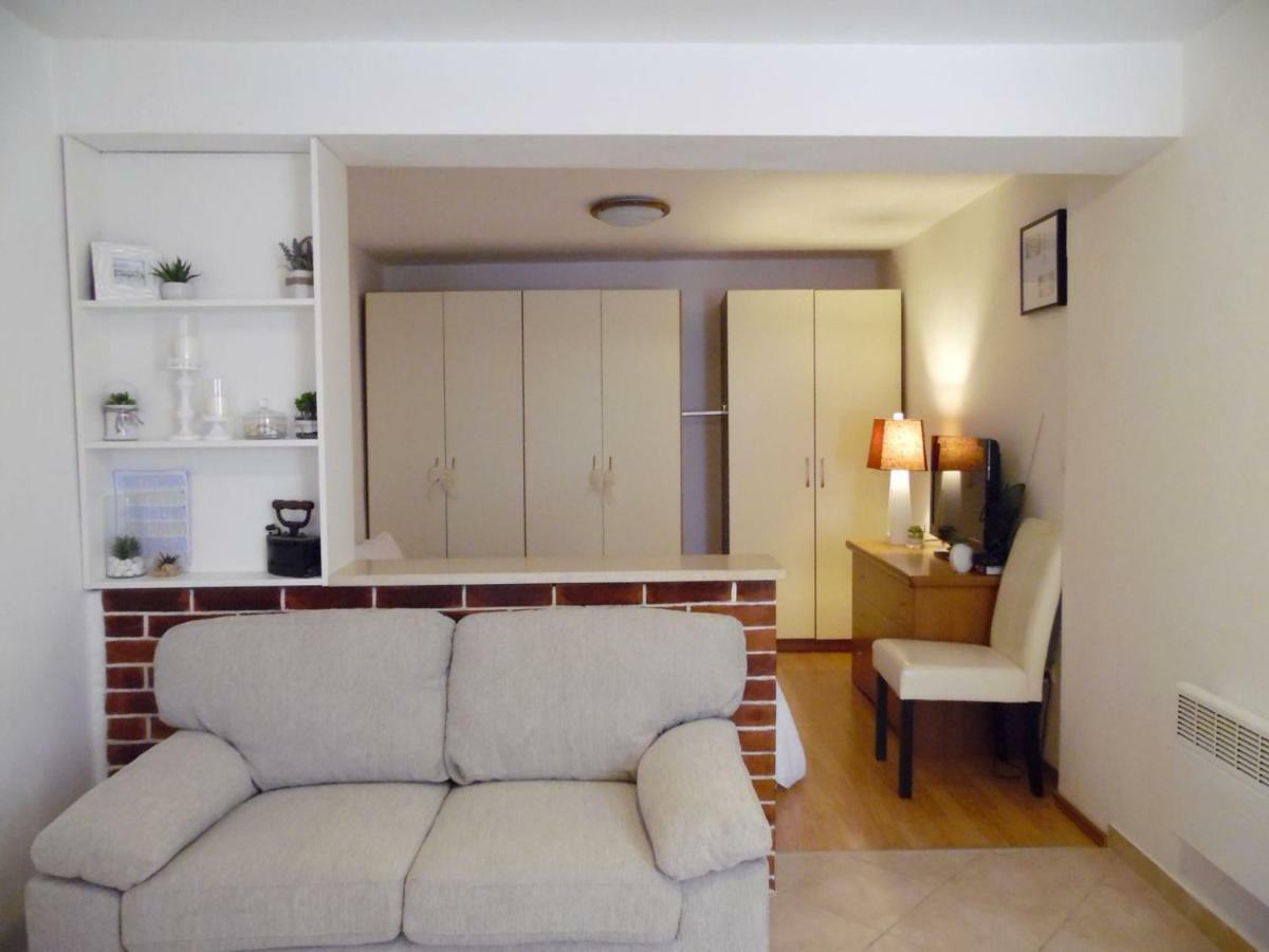 Mita Appartamento Korčula Esterno foto